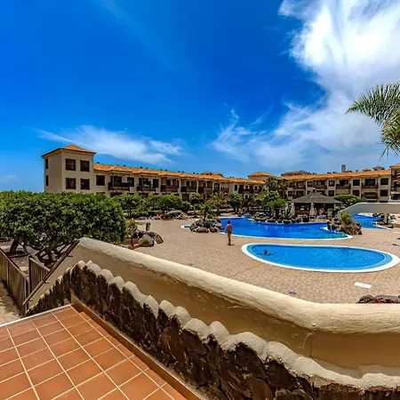 Atlantis 3 One Bedroom, Sea Front Apartament *