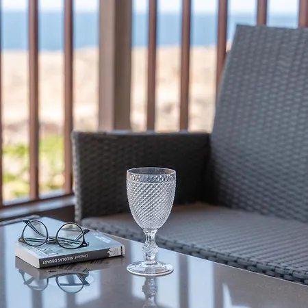 Atlantis 3 One Bedroom, Sea Front Apartament Costa Del Silencio