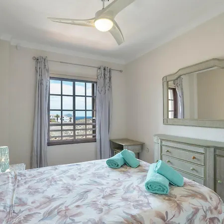 Atlantis 3 One Bedroom, Sea Front Apartament Costa Del Silencio
