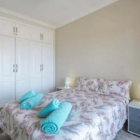 Atlantis 3 One Bedroom, Sea Front *