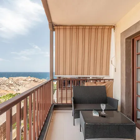 Atlantis 3 One Bedroom, Sea Front Apartament