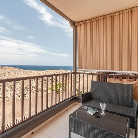 Atlantis 3 One Bedroom, Sea Front Appartement *